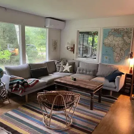 Bright & Spacious Family Steps From The *