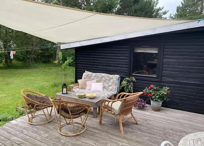 Vakantiehuis Bright & Spacious Family Steps From The