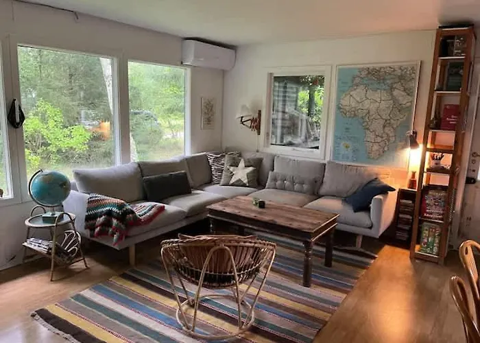 Bright & Spacious Family Steps From The *