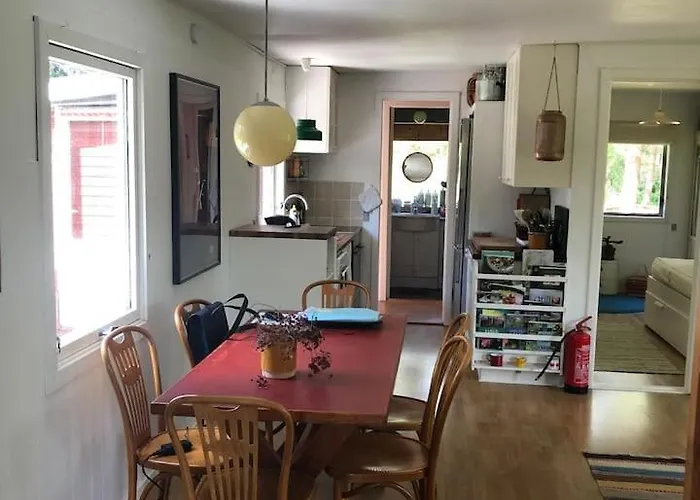 Bright & Spacious Family Steps From The *