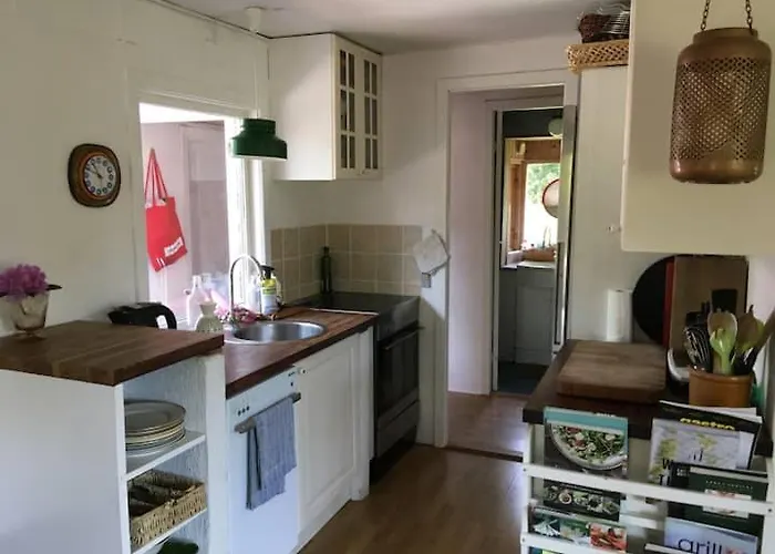 Vakantiehuis Bright & Spacious Family Steps From The