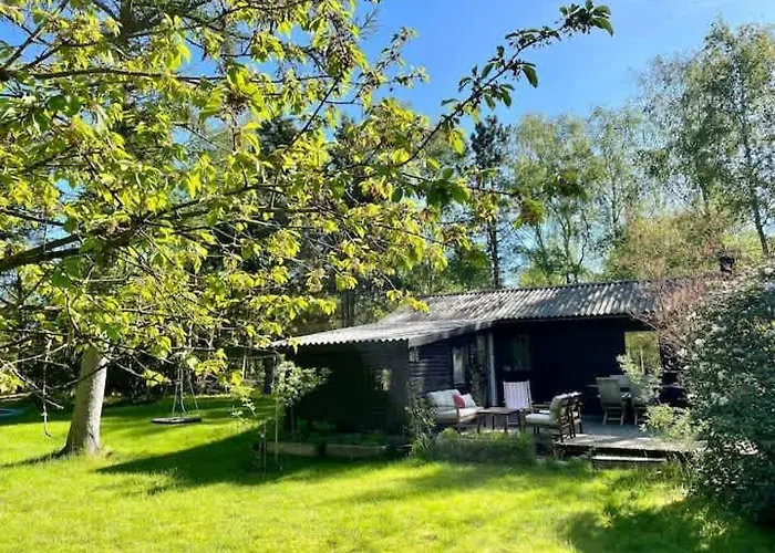 Bright & Spacious Family Steps From The * Højby