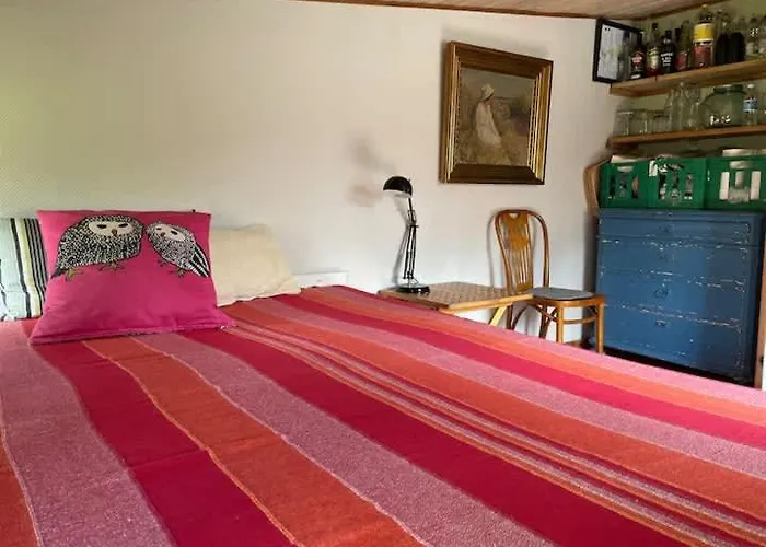 Vakantiehuis Bright & Spacious Family Steps From The