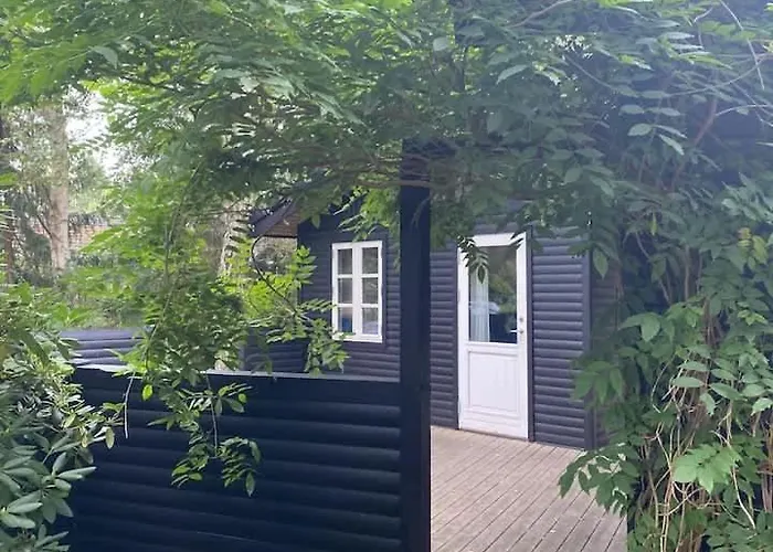 Bright & Spacious Family Steps From The *