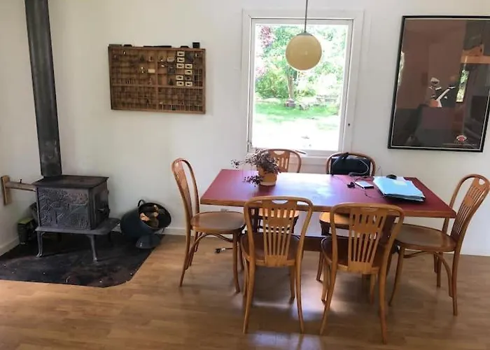 Vakantiehuis Bright & Spacious Family Steps From The Højby