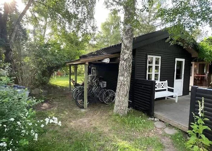 Bright & Spacious Family Steps From The Højby