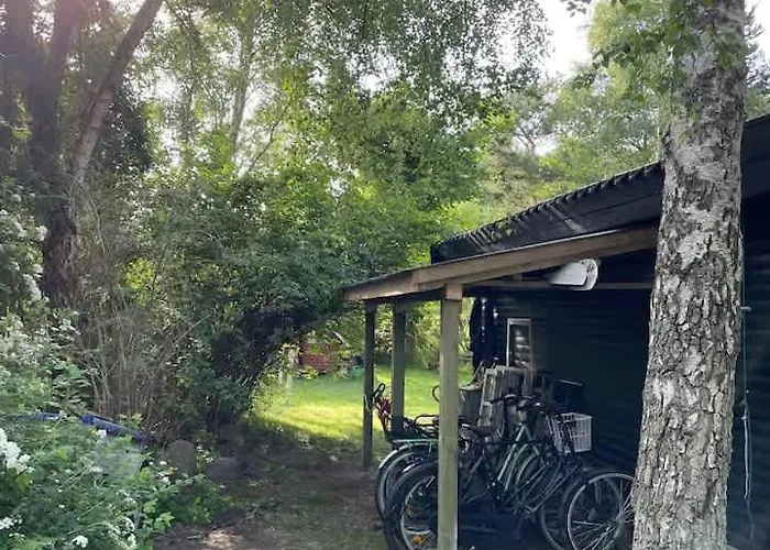 Vakantiehuis Bright & Spacious Family Steps From The