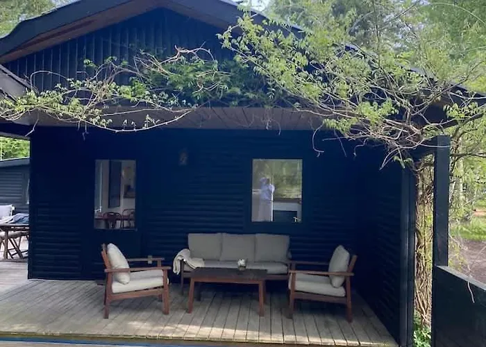 Bright & Spacious Family Steps From The Vakantiehuis